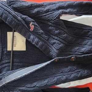Hollister Women's Navy Sweater